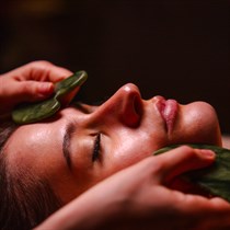 Masaż Kobido z kamieniami Gua Sha - Masaje SPA Wrocław