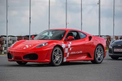 Devil-Cars – pojedynek super aut na torze: Ferrari F430 vs Audi R8 