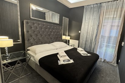 Garden Suite: apartament z jacuzzi i ogródkiem dla dwojga w Krakowie 