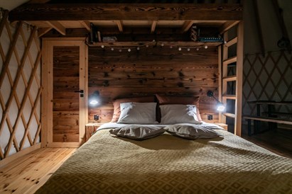 Pobyt w jurcie na Polanie - klimatyczny nocleg w sercu natury