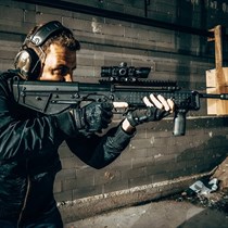 Strzelnica PM Shooter – 65 strzałów z legendarnych broni 