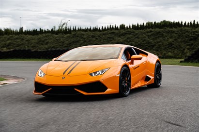 Jazda Lamborghini Huracan po torze z filmowaniem