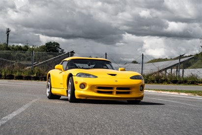 Jazda Dodge Viper z filmowaniem