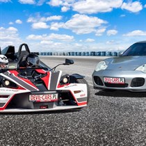 KTM X- Bow vs Porsche 911 Carrera