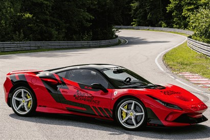 Jazda Ferrari F8 Tributo po wybranym torze 720 KM – najmocniejsze V8!