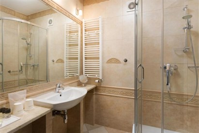 Romantyczny Wypoczynek w Hotelu Włoskim w Centrum Poznania – Nocleg, Kolacja i Włoski Klimat