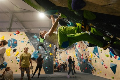 Bouldering dla dwojga z instruktorem + wejście open – VOLT Warszawa