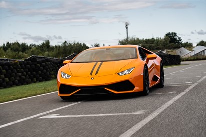 Jazda Lamborghini Huracan po torze z filmowaniem
