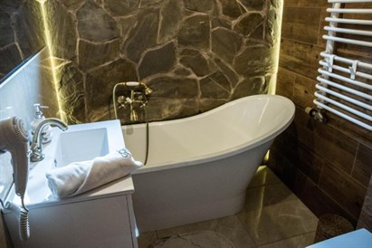 Romantyczny weekend dla dwojga w sercu lasu - Chata „na Końcu” Świata w Słopnicach