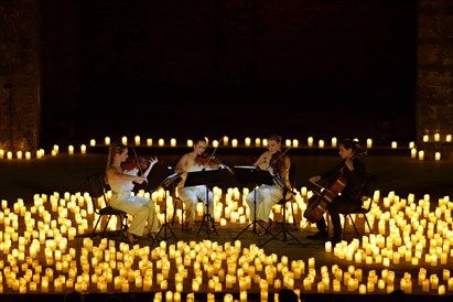 Koncert przy świecach w Płocku - 60 minut muzycznych emocji