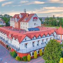 Pobyt dla Dwojga w Hotelu nad Pisą z Obiadokolacją i Sauną