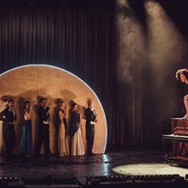 Spektakl z kolacją w Teatrze Syrena w Warszawie