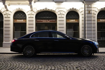 Prywatny szofer na wieczór – Mercedes E Class dla dwojga