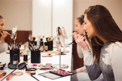 Indywidualna lekcja makijażu z wizażystką w Lip Lab Warszawa
