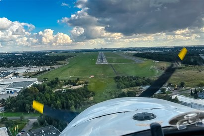 Lot samolotem nad Szczecinem i Jeziorem Dąbie – 30 minut z OSL Lotnik