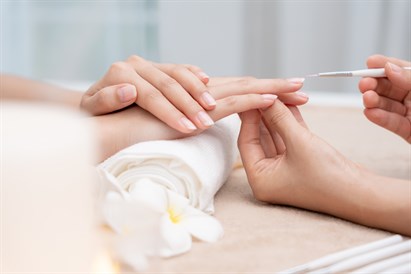 Manicure hybrydowy - Doll Beauty Studio Kraków