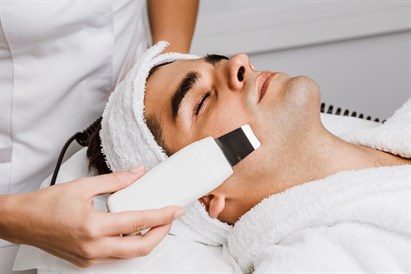 Pakiet spa dla Pana Młodego: peeling i masaż w Klinice Anna Pikura