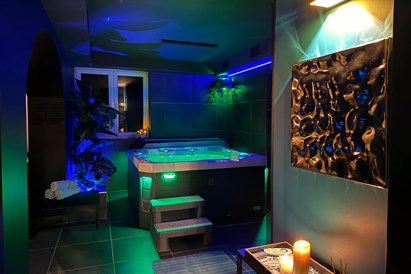 Wynajem strefy saun i jacuzzi na wyłączność - Strefa Saun Viva La Vida