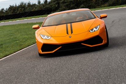 Jazda Lamborghini Huracan po torze z filmowaniem