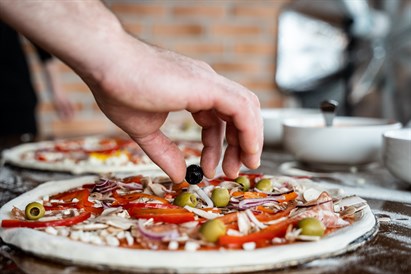 Warsztaty robienia pizzy i kolacja dla grupy przyjaciół w San Giovanni