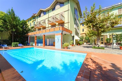 Toskania dla 2 osób – Hotel Cappelli z basenem i wyżywieniem