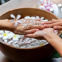 Manicure hybrydowy w Samui-Spa 