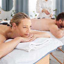 Masaż gorącymi kamieniami dla dwojga w Sayumi Beauty & Spa Lublin