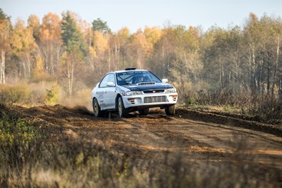 Jazda Subaru Impreza STI Type RA – moc rajdówki na szutrze!