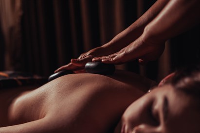 Masaż balijski gorącymi kamieniami dla dwojga w Tao Tao Balijskie Spa