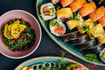 Sushi z przyjaciółmi w Suszarni we Wrocławiu (Czarnieckiego)