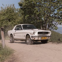 Ford Mustang z 1966 roku – jazda klasykiem szos w roli pasażera!
