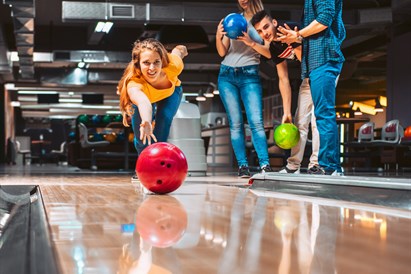 Gra w Kręgle w Poznaniu – MK Bowling, 1h Rozrywki 