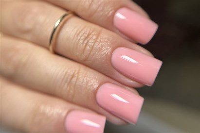 Manicure hybrydowy i ekskluzywna stylizacja brwi - Ninails & Beauty Warszawa