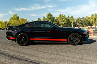 Ekstremalna przejażdżka Fordem Mustangiem z Super Cars