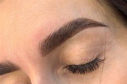 Rytuał perfekcyjnych brwi - This is Love Beauty Salon Warszawa