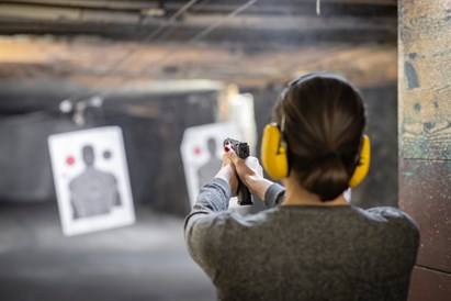 Kurs strzelecki dla kobiet Warszawa – 100 kul | Art of Gun