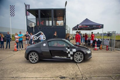 Pojedynek Devil-Cars: jazda Nissanem GT-R i Audi R8 po wybranym torze!