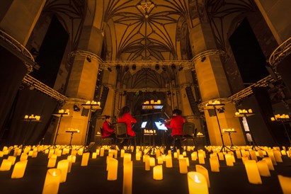 Koncert przy świecach w Warszawie – 60 minut muzycznych emocji