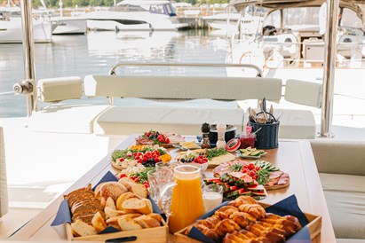 Poranny rejs katamaranem ze śniadaniem – Gdańsk, Sopot