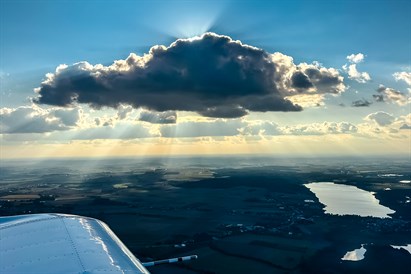 Lot samolotem nad Szczecinem i Jeziorem Dąbie – 30 minut z OSL Lotnik