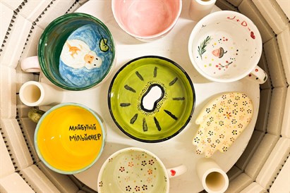 Malowanie ceramiki dla 2-4 osób w Krakowie: artystyczne fantazje w Namalujse Café