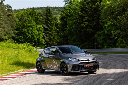 Zostań kierowcą rajdowym w Toyocie GR Yaris na torze wyścigowym