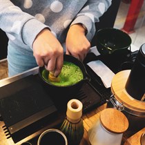 Warsztaty matcha w Krakowie dla dwojga: podaruj sekret zdrowia!