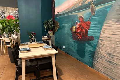 Sushi z przyjaciółmi w Suszarni we Wrocławiu (Hubska)