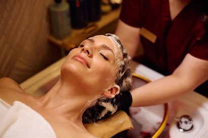 Head Spa JESIENNY RESET dla dwojga – wspólny relaks w Berne Academy