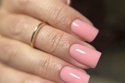 Manicure hybrydowy i laminacja rzęs - This is Love Beauty Salon Warszawa