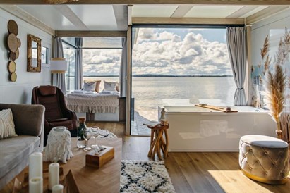 3 noce w domku na wodzie dla dwojga – HouseBoats Mielno