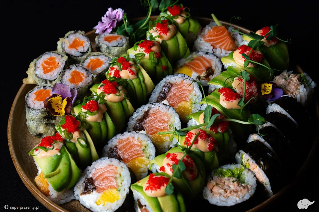 Sushi z przyjaciółmi w Suszarni we Wrocławiu (Hubska)