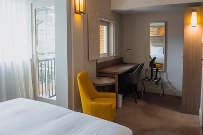 Noclegi w Londynie z widokiem na Tamizę – A&O Docklands Riverside
