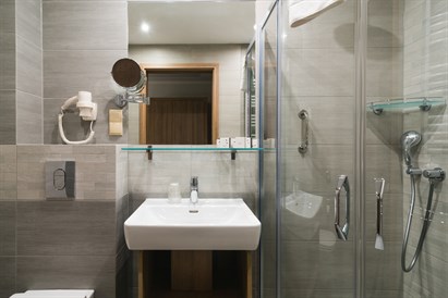 Tygodniowy Wypoczynek nad Morzem z Wyżywieniem i Strefą Spa dla Dwojga w Hotelu Lambert